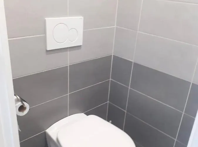 2 Pieces Neuf Wifi Quartier Borriglione Апартаменты