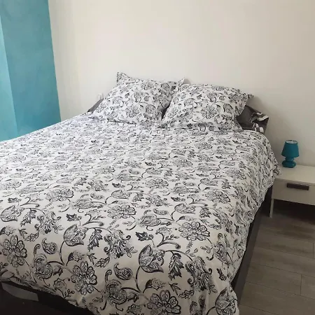 2 Pieces Neuf Wifi Quartier Borriglione Apartamento